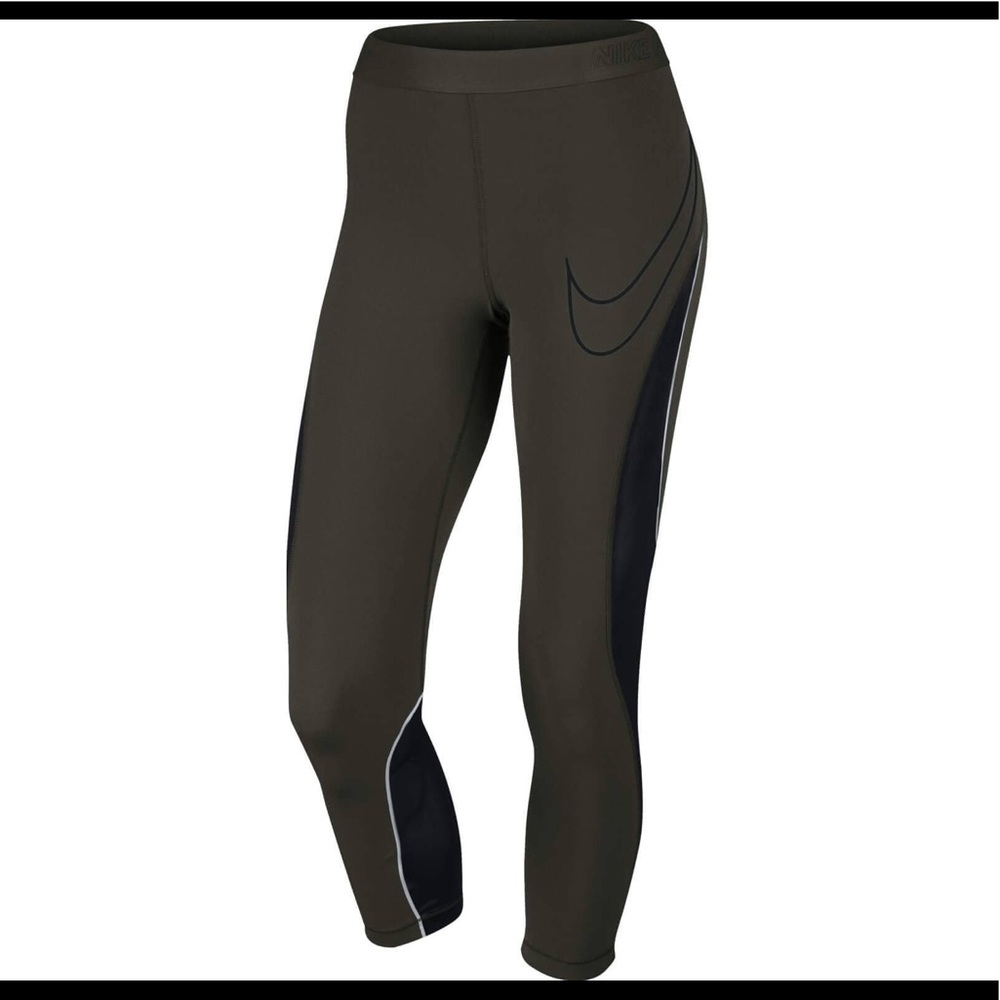 Nike Pro HyperCool Crops